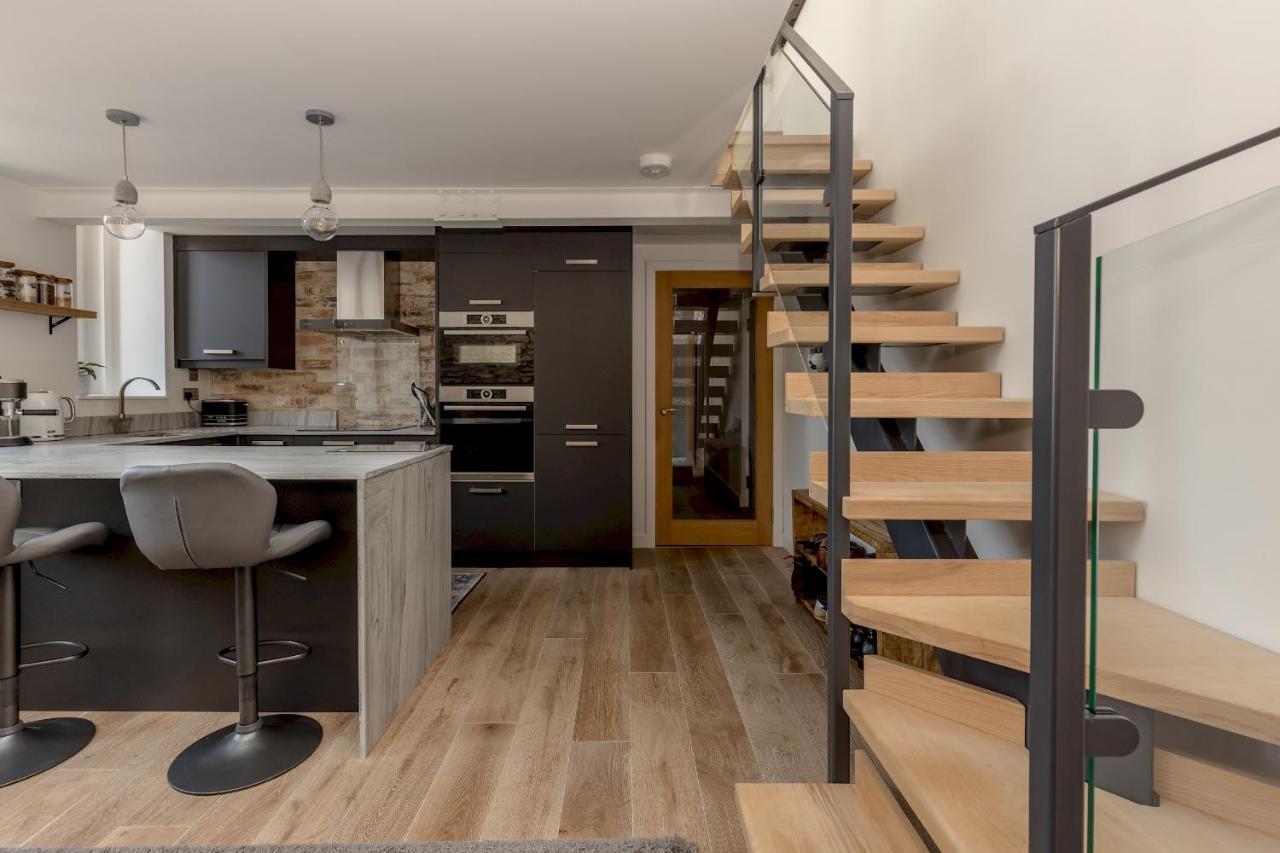 Pass The Keys Stunning 3 Bed Loft Style Apt With Free Parking Единбург Екстер'єр фото
