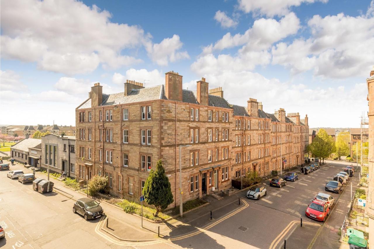 Pass The Keys Stunning 3 Bed Loft Style Apt With Free Parking Единбург Екстер'єр фото