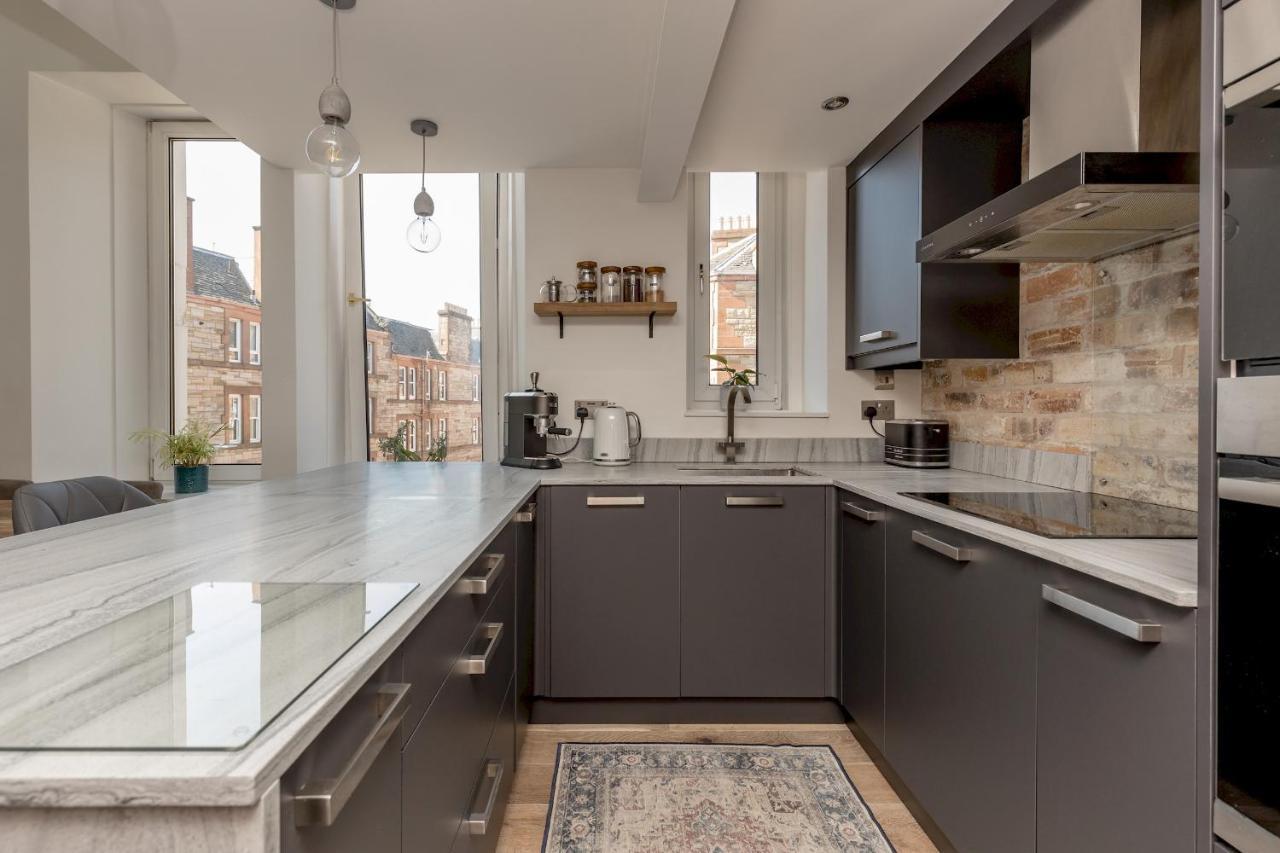 Pass The Keys Stunning 3 Bed Loft Style Apt With Free Parking Единбург Екстер'єр фото