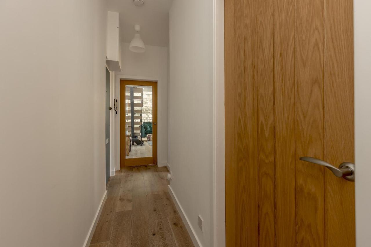 Pass The Keys Stunning 3 Bed Loft Style Apt With Free Parking Единбург Екстер'єр фото