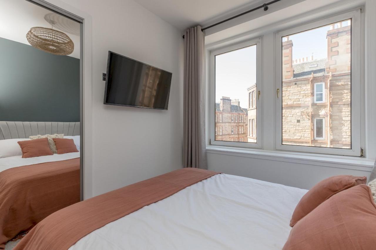 Pass The Keys Stunning 3 Bed Loft Style Apt With Free Parking Единбург Екстер'єр фото