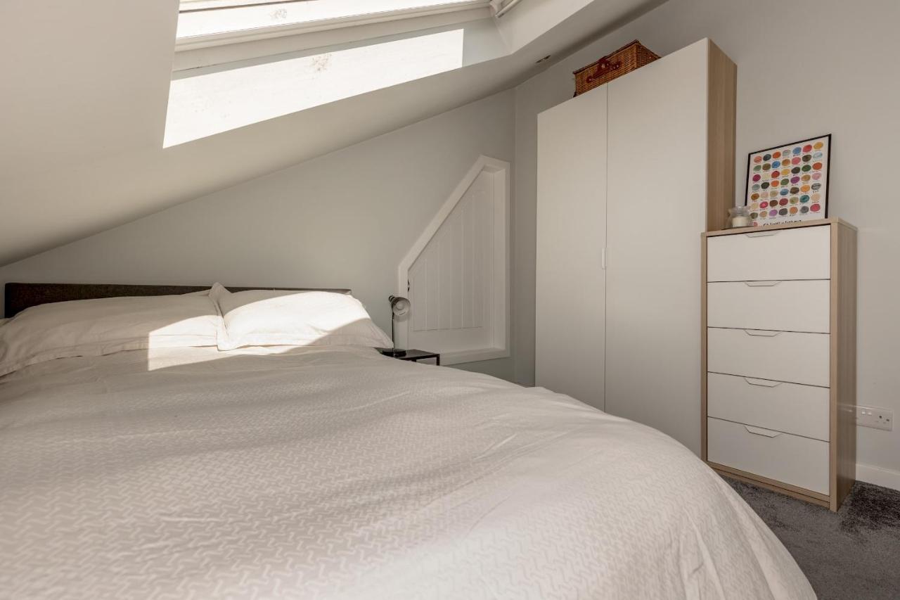 Pass The Keys Stunning 3 Bed Loft Style Apt With Free Parking Единбург Екстер'єр фото