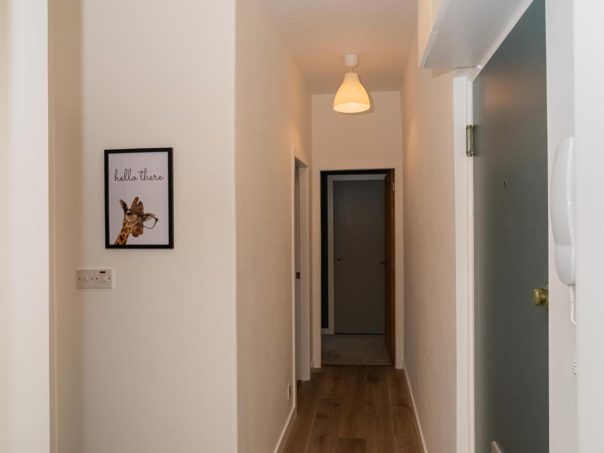 Pass The Keys Stunning 3 Bed Loft Style Apt With Free Parking Единбург Екстер'єр фото