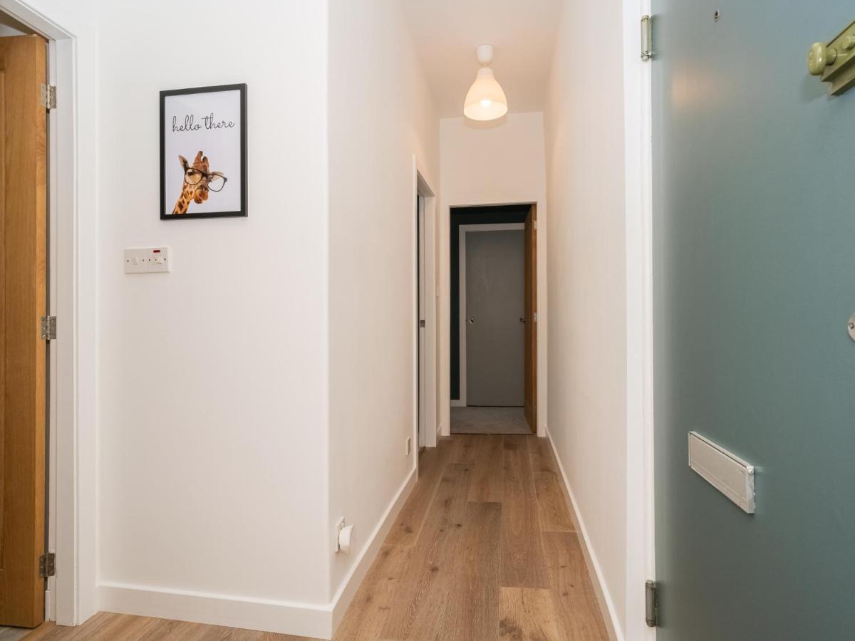 Pass The Keys Stunning 3 Bed Loft Style Apt With Free Parking Единбург Екстер'єр фото
