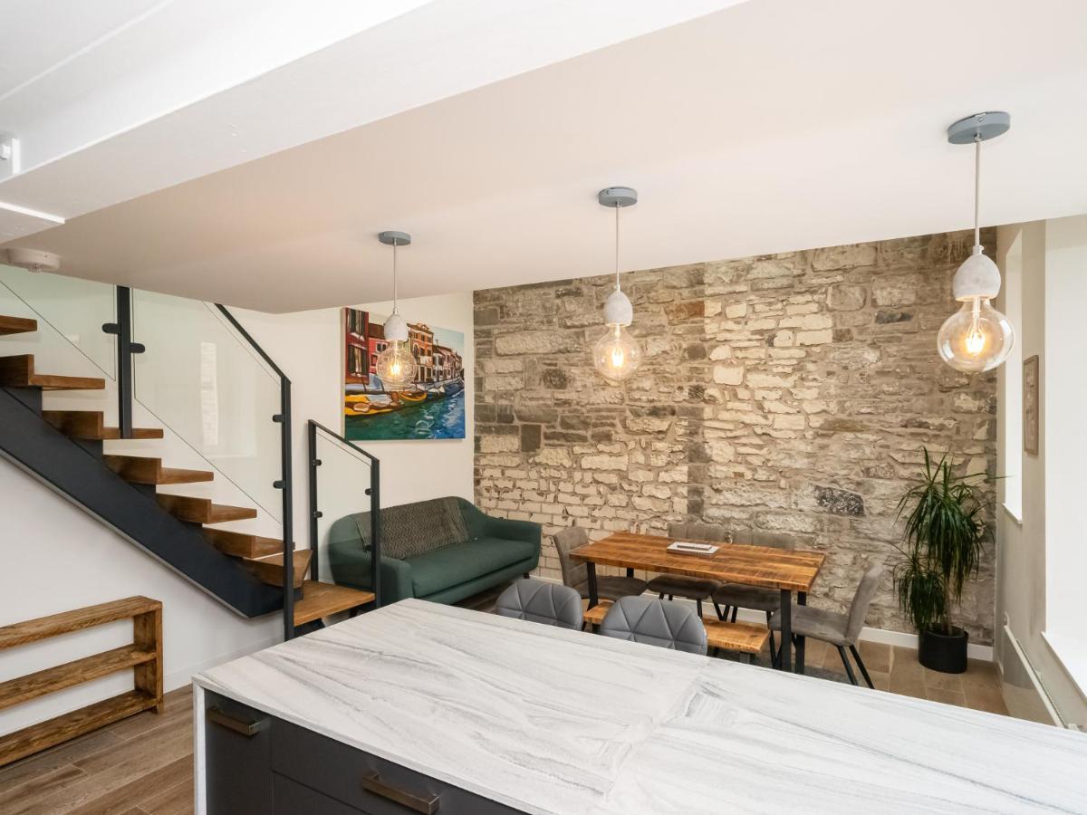 Pass The Keys Stunning 3 Bed Loft Style Apt With Free Parking Единбург Екстер'єр фото