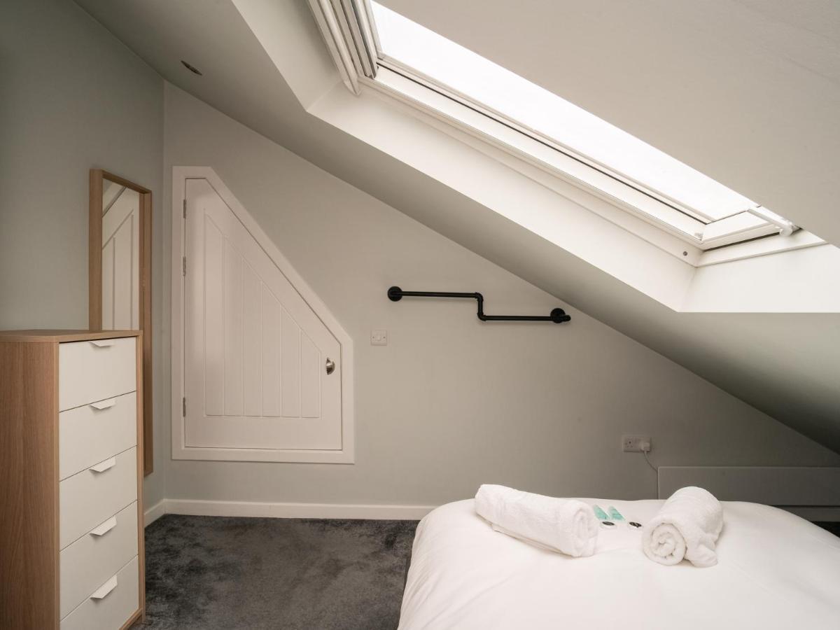 Pass The Keys Stunning 3 Bed Loft Style Apt With Free Parking Единбург Екстер'єр фото
