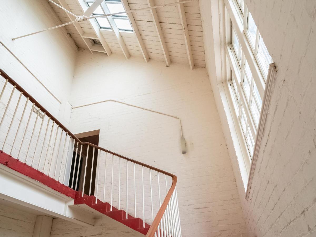 Pass The Keys Stunning 3 Bed Loft Style Apt With Free Parking Единбург Екстер'єр фото