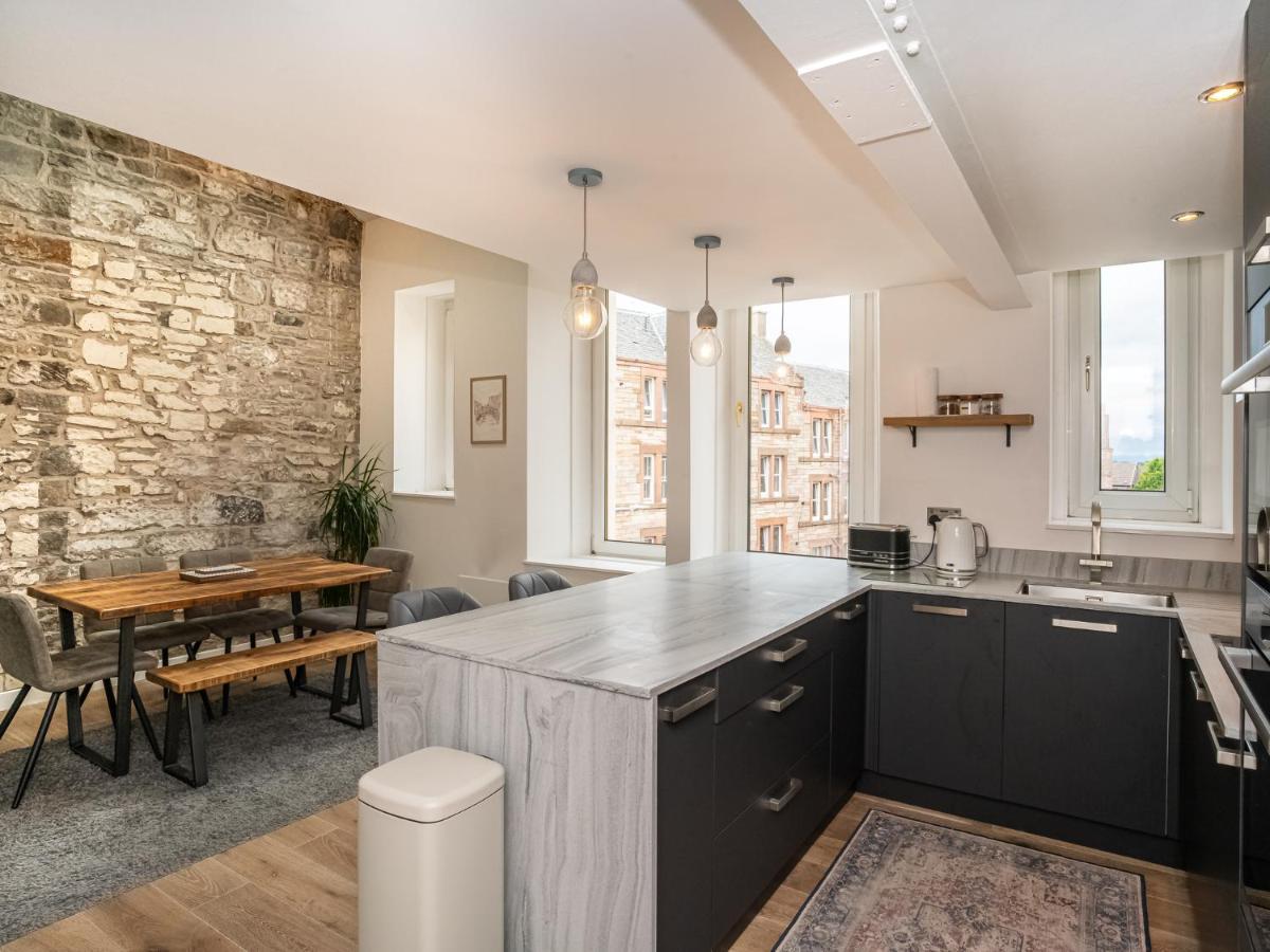 Pass The Keys Stunning 3 Bed Loft Style Apt With Free Parking Единбург Екстер'єр фото