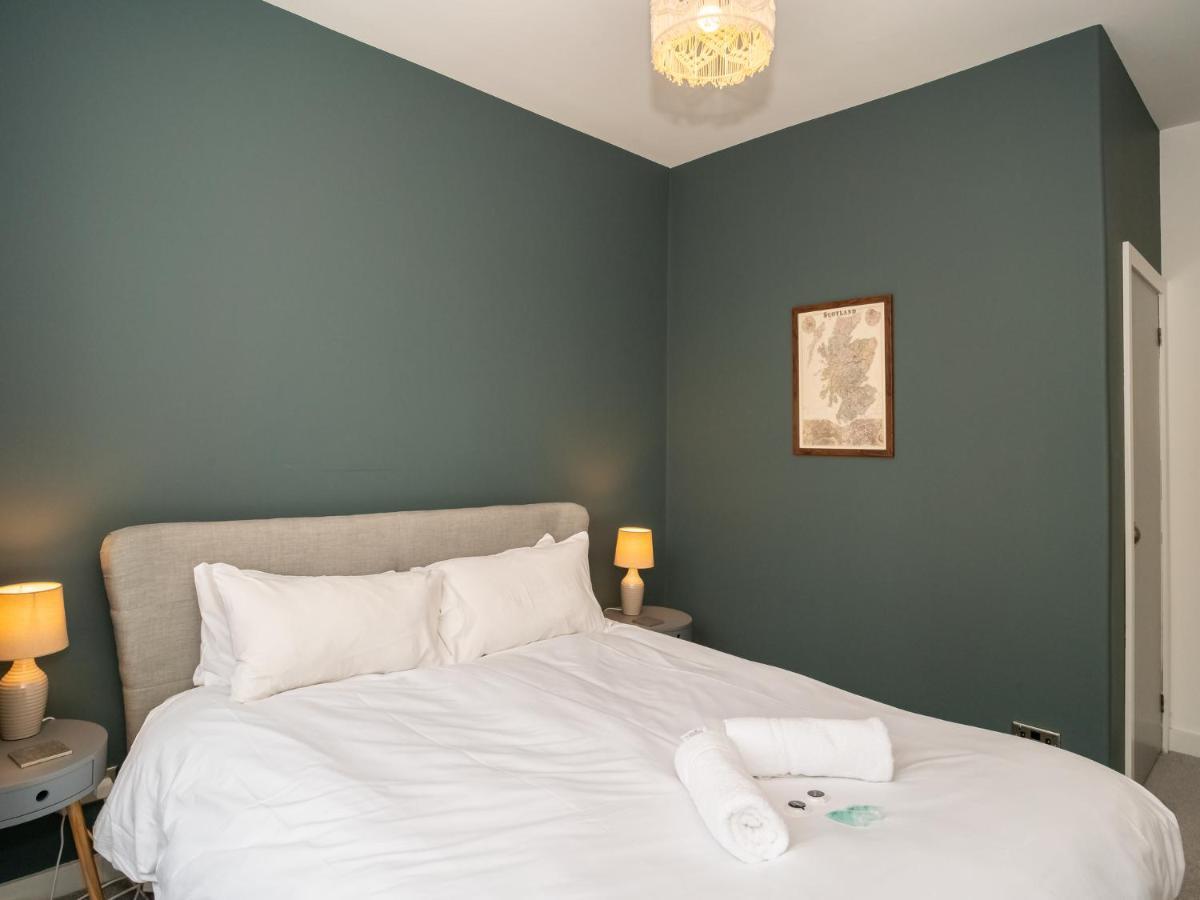 Pass The Keys Stunning 3 Bed Loft Style Apt With Free Parking Единбург Екстер'єр фото