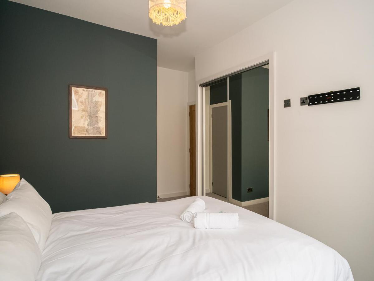 Pass The Keys Stunning 3 Bed Loft Style Apt With Free Parking Единбург Екстер'єр фото