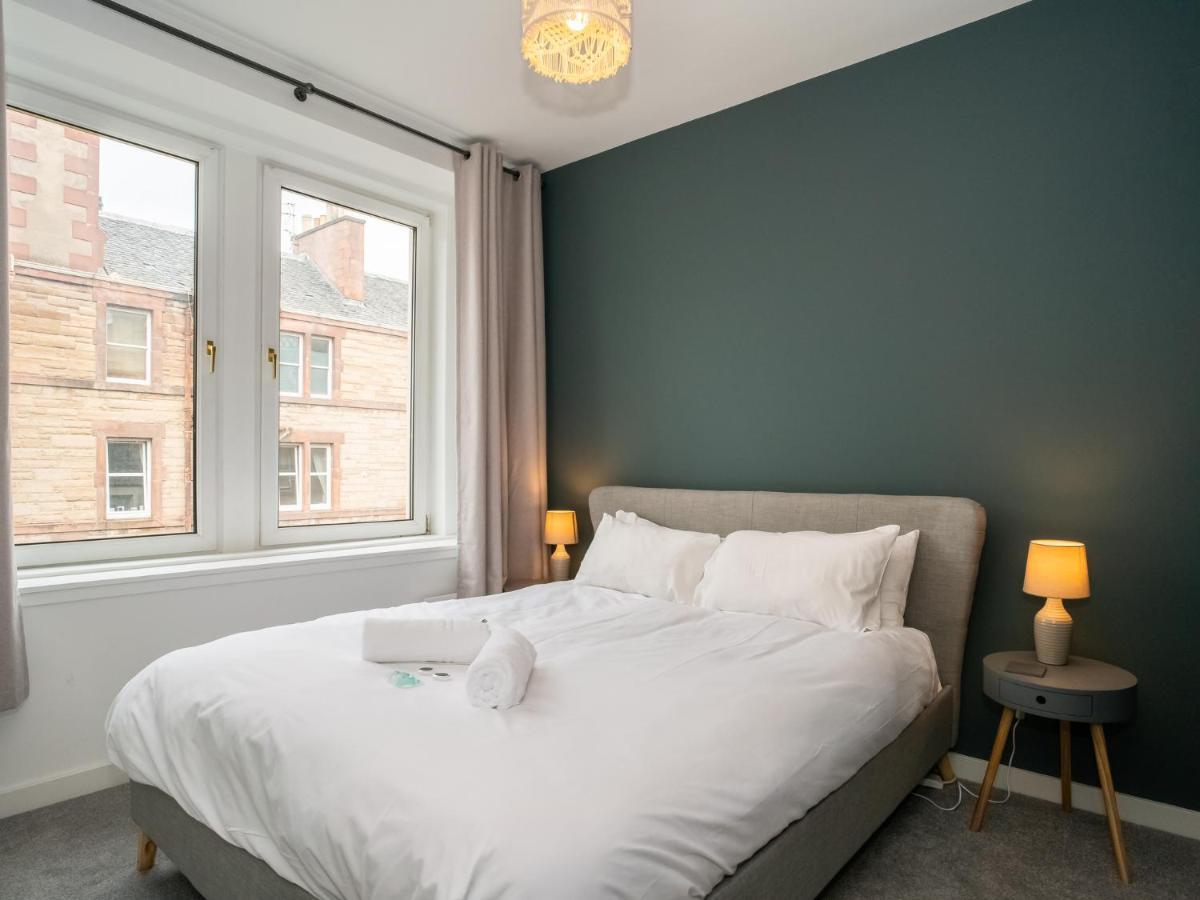 Pass The Keys Stunning 3 Bed Loft Style Apt With Free Parking Единбург Екстер'єр фото